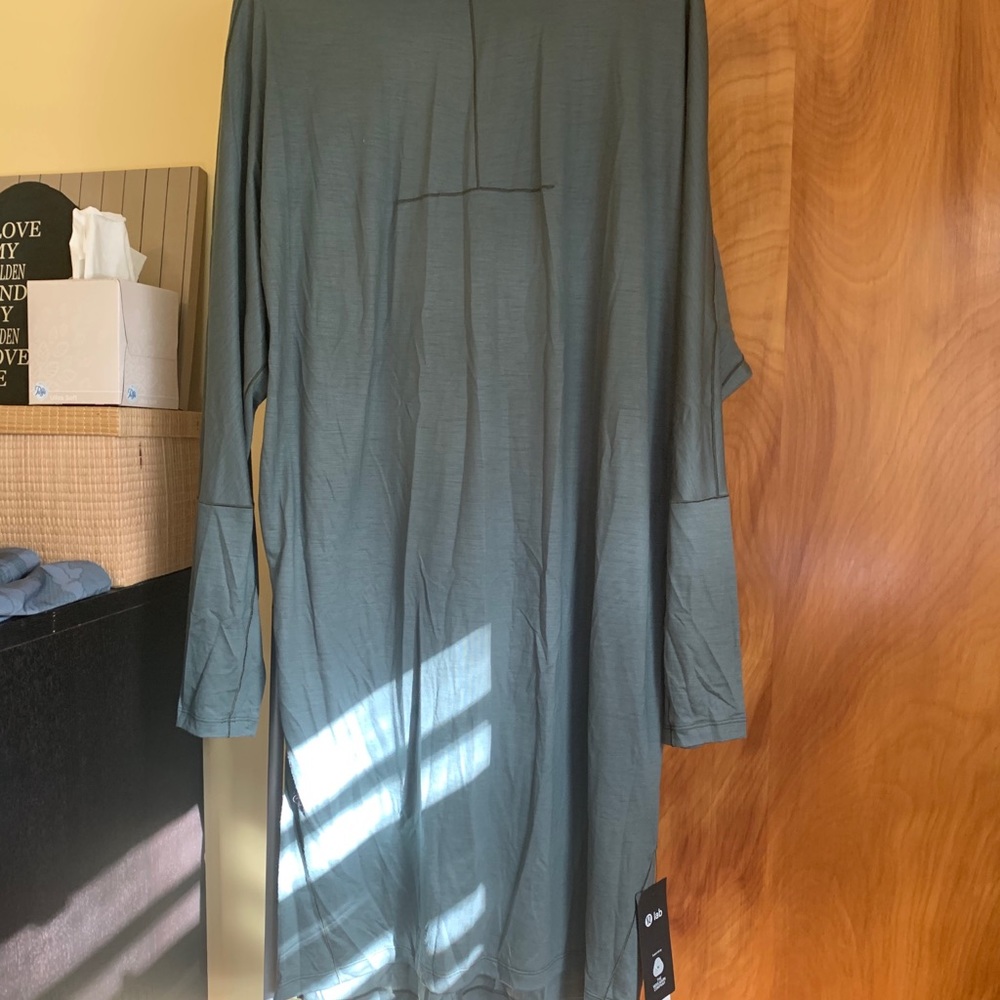 Nwt lululemon vindur green dress!